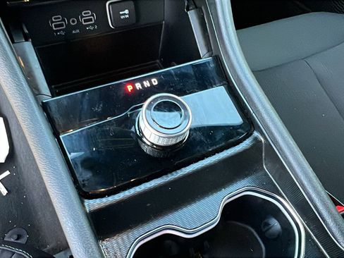 Used 2024 Jeep Grand Cherokee Laredo image 30