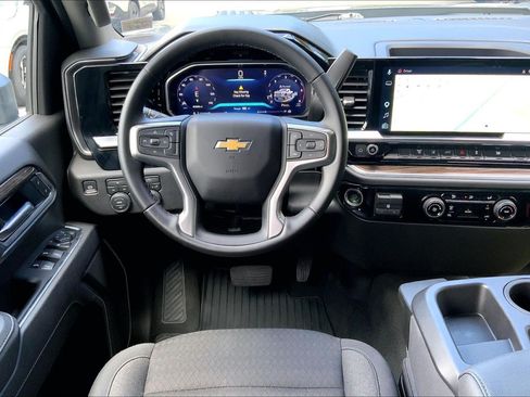 Used 2026 Chevrolet Silverado 2500 LT AWD/4WD image 7