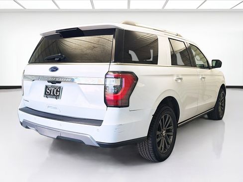 Used 2021 Ford Expedition Limited image 4