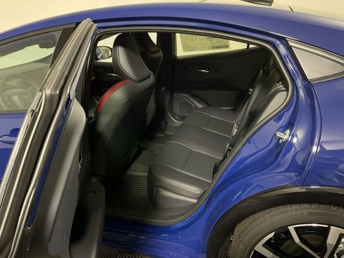 New 2025 Toyota Prius Plug-In Hybrid image 33