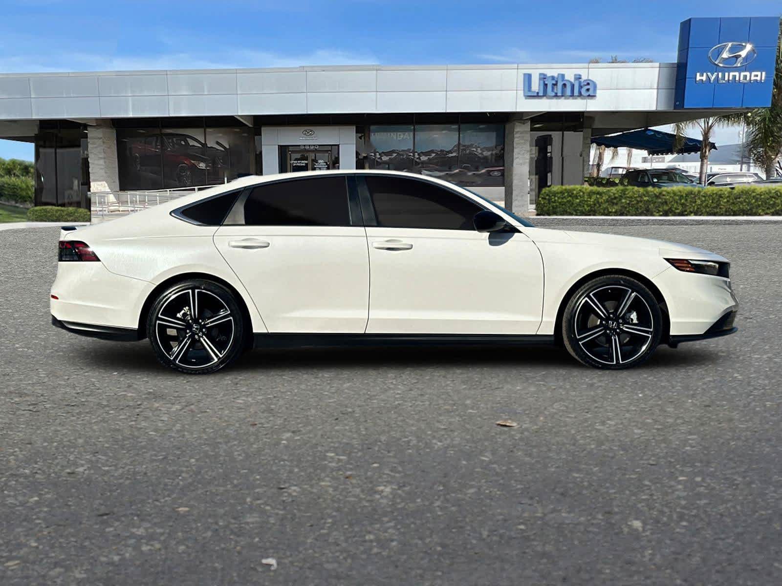 Used 2025 Honda Accord Sport image 9