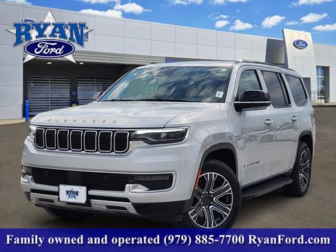 Used 2024 Jeep Wagoneer Series II w/ Flexible Seating Group RWD image 1