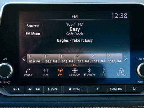 Used 2023 Nissan Rogue SV image 19