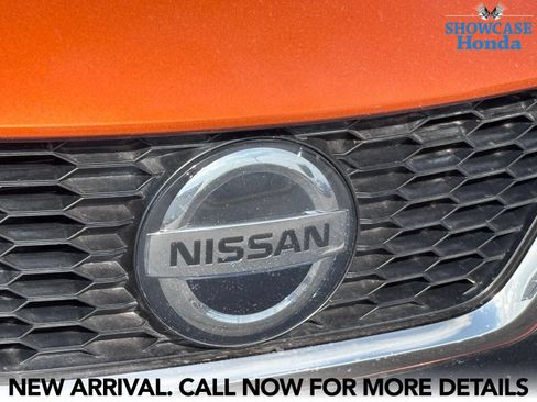 Used 2022 Nissan Versa SR w/ Convenience Package FWD image 9