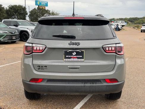 Used 2023 Jeep Compass Altitude w/ Convenience Group image 6