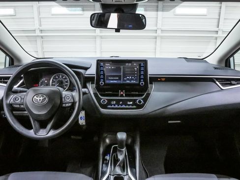 Used 2020 Toyota Corolla LE FWD image 15