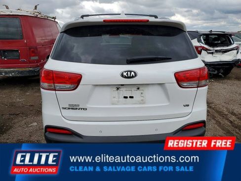 Used 2016 Kia Sorento LX w/ LX Convenience Package AWD/4WD image 12