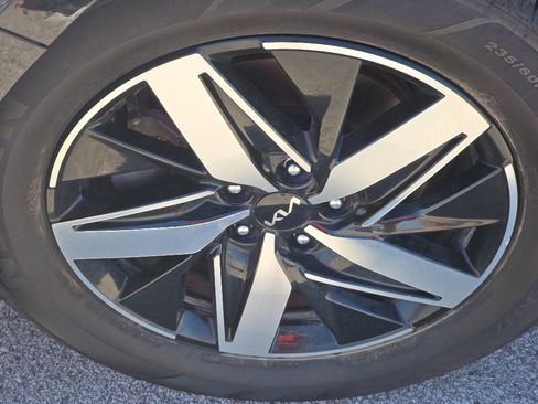 Used 2022 Kia Sorento S FWD image 3