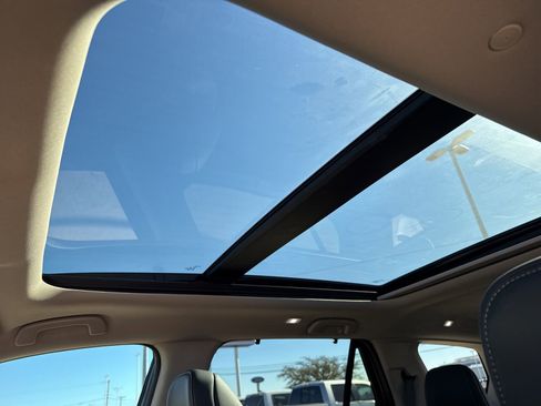 Used 2023 Honda Pilot Touring image 13