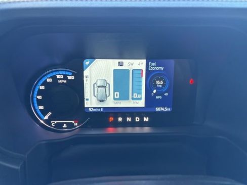 Used 2024 Ford Bronco Badlands image 11