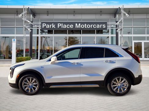 Used 2019 Cadillac XT4 Premium Luxury image 3
