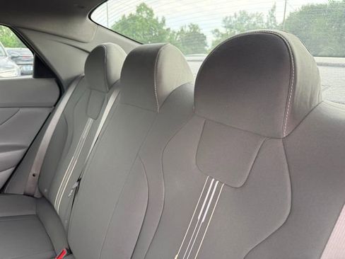 Used 2025 Hyundai Elantra Sport FWD image 30