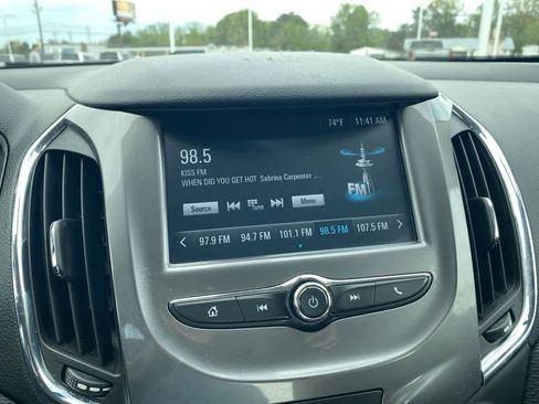 Used 2017 Chevrolet Cruze LT image 16