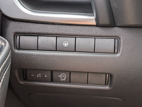 Used 2023 Nissan Rogue SV AWD/4WD image 23