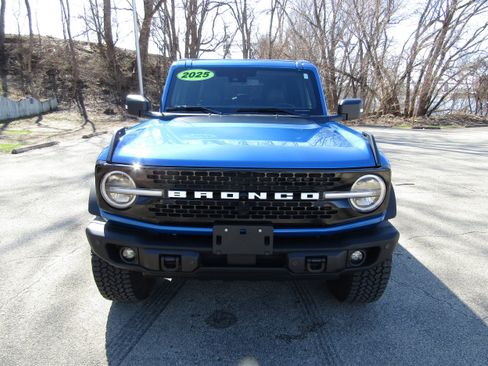 Used 2025 Ford Bronco Badlands image 7