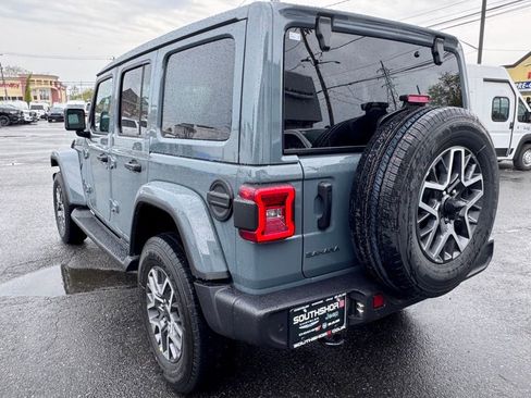 New 2026 Jeep Wrangler Unlimited Sahara AWD/4WD image 5
