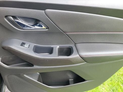 Used 2022 Chevrolet Traverse RS image 24