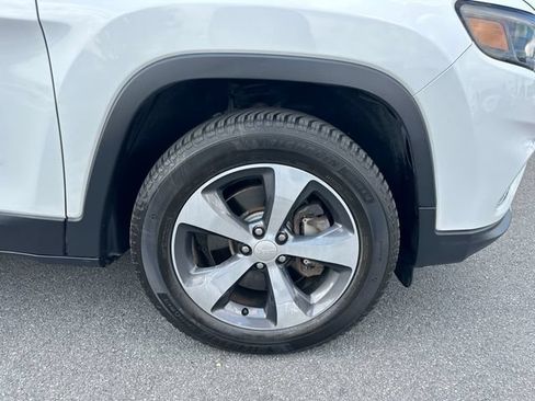 Used 2019 Jeep Cherokee Limited AWD/4WD image 35