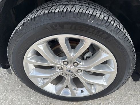 Used 2019 Ford Expedition Platinum image 30