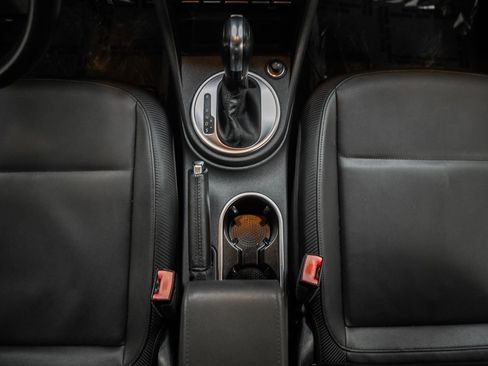 Used 2014 Volkswagen Beetle 2.5 image 28