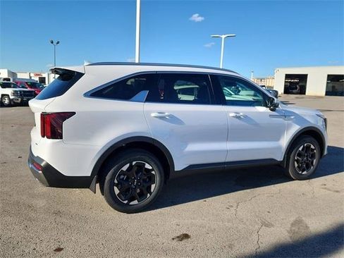 New 2026 Kia Sorento S image 2