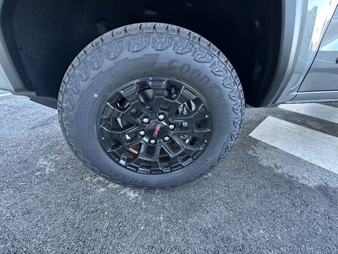 New 2026 GMC Canyon Elevation w/ Convenience Package image 10