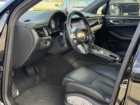 Used 2021 Porsche Macan S image 12