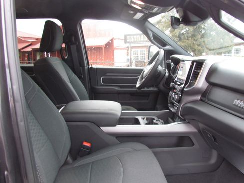 New 2026 RAM 3500 Big Horn AWD/4WD image 27