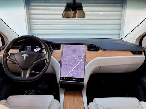Used 2018 Tesla Model X 100D AWD/4WD image 11