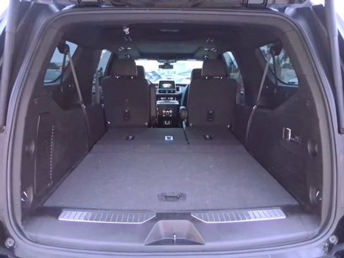 Used 2022 Chevrolet Suburban RST w/ Luxury Package image 6