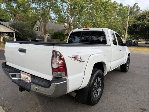 Used 2010 Toyota Tacoma PreRunner RWD image 5