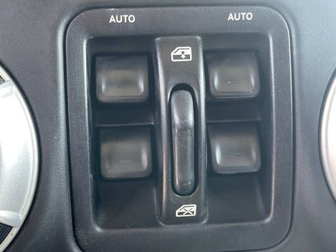 Used 2014 Jeep Wrangler Unlimited Rubicon w/ Connectivity Group AWD/4WD image 13