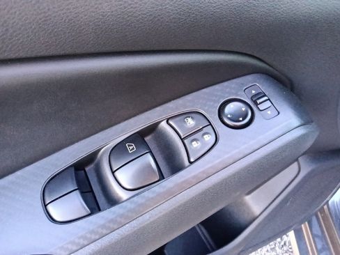 Used 2024 Nissan Altima 2.5 SV image 12