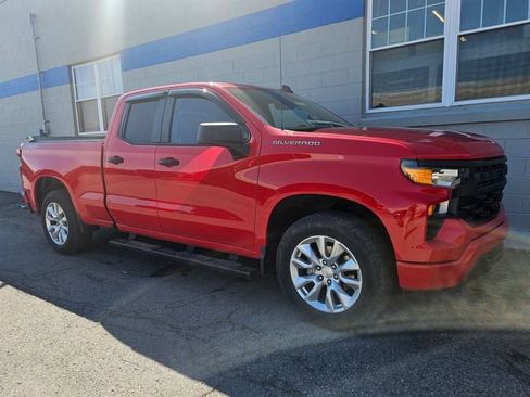 Used 2022 Chevrolet Silverado 1500 Custom AWD/4WD image 3