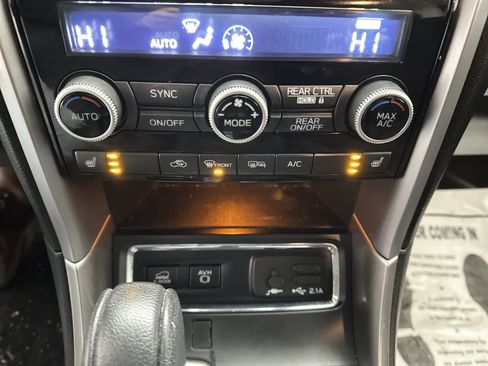 Used 2020 Subaru Ascent Premium w/ Convenience Package image 37