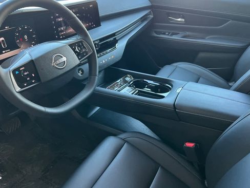 Certified 2025 Nissan Murano SV image 12