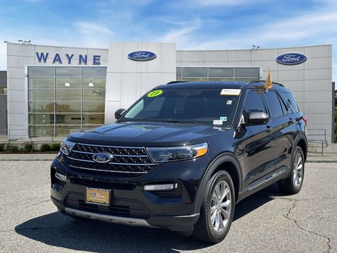 Certified 2023 Ford Explorer XLT w/ Equipment Group 202A AWD/4WD image 2