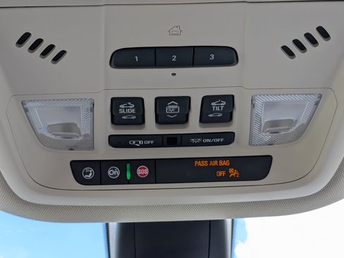 Used 2023 Buick Enclave Essence w/ Experience Buick Package FWD image 30