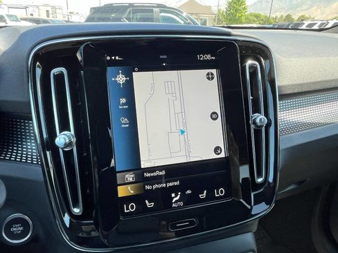 Used 2022 Volvo XC40 T5 R-Design w/ Advanced Package image 33