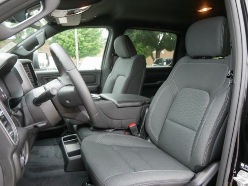New 2026 RAM 1500 Express AWD/4WD image 4