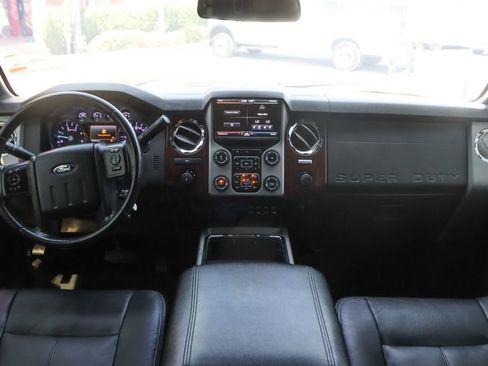 Used 2016 Ford F250 Lariat w/ Lariat Ultimate Package AWD/4WD image 28