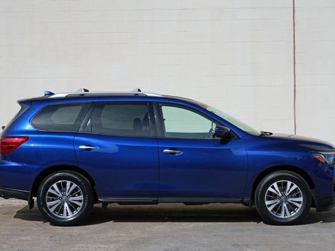 Used 2020 Nissan Pathfinder S FWD image 49