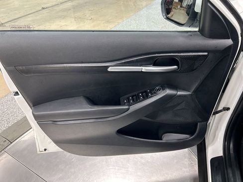 Used 2023 Kia Seltos LX image 14