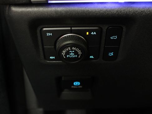 Used 2025 Ford Expedition Tremor AWD/4WD image 26