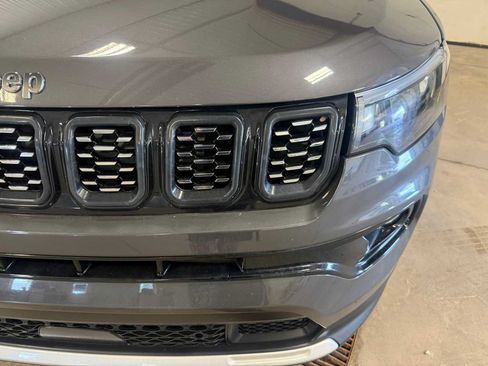 Used 2024 Jeep Compass Limited w/ Sun and Sound Group AWD/4WD image 5