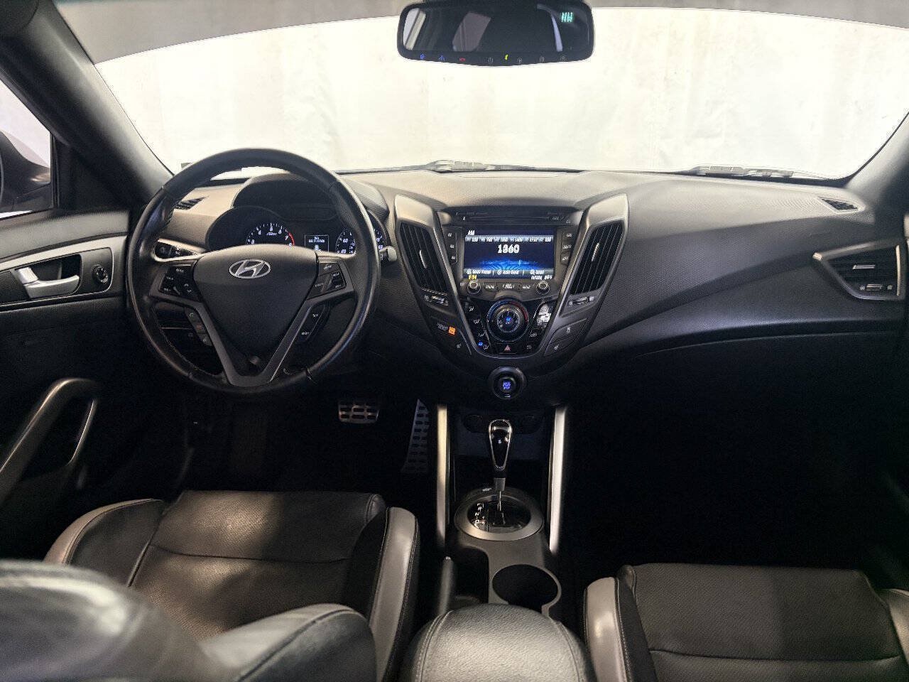 Used 2016 Hyundai Veloster Turbo FWD image 12