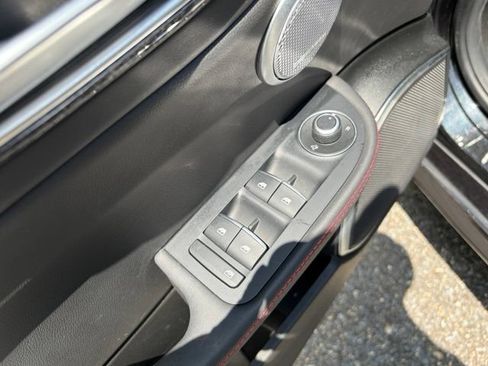 Used 2023 Alfa Romeo Giulia Estrema AWD/4WD image 19