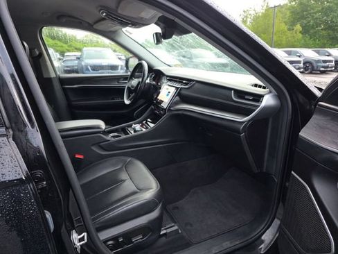 Used 2022 Jeep Grand Cherokee L Limited AWD/4WD image 12