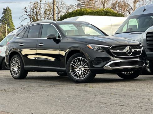 New 2026 Mercedes-Benz GLC 300 4MATIC image 2