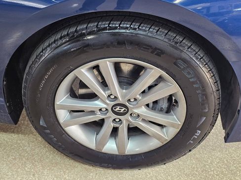 Used 2015 Hyundai Sonata SE w/ Option Group 09 FWD image 49